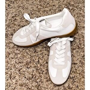 Madden Girl Keener Sneakers White & Gray Size‎ 10 New without Box